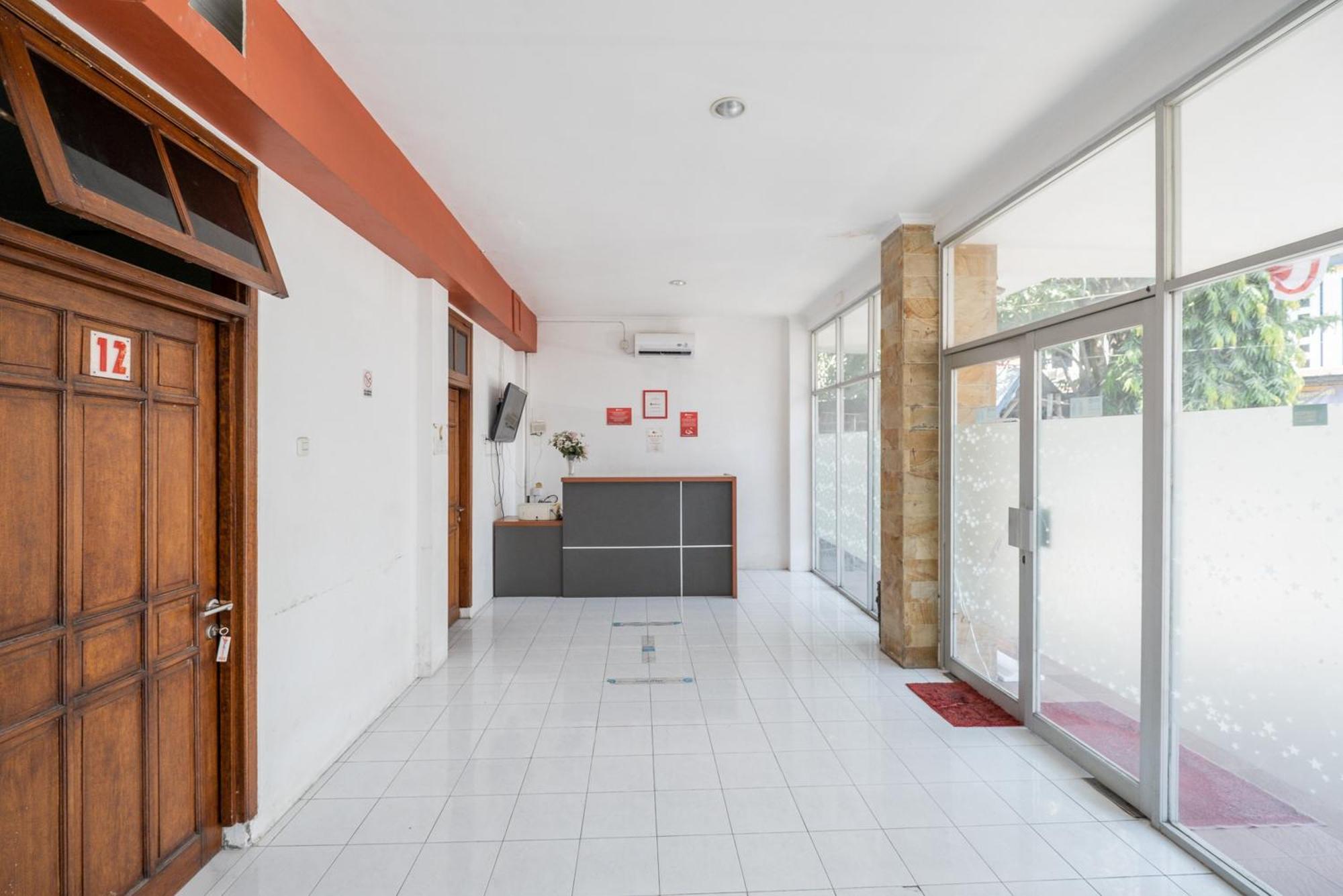 Reddoorz Plus @ Gunungsari Surabaya Kedurus Exteriér fotografie