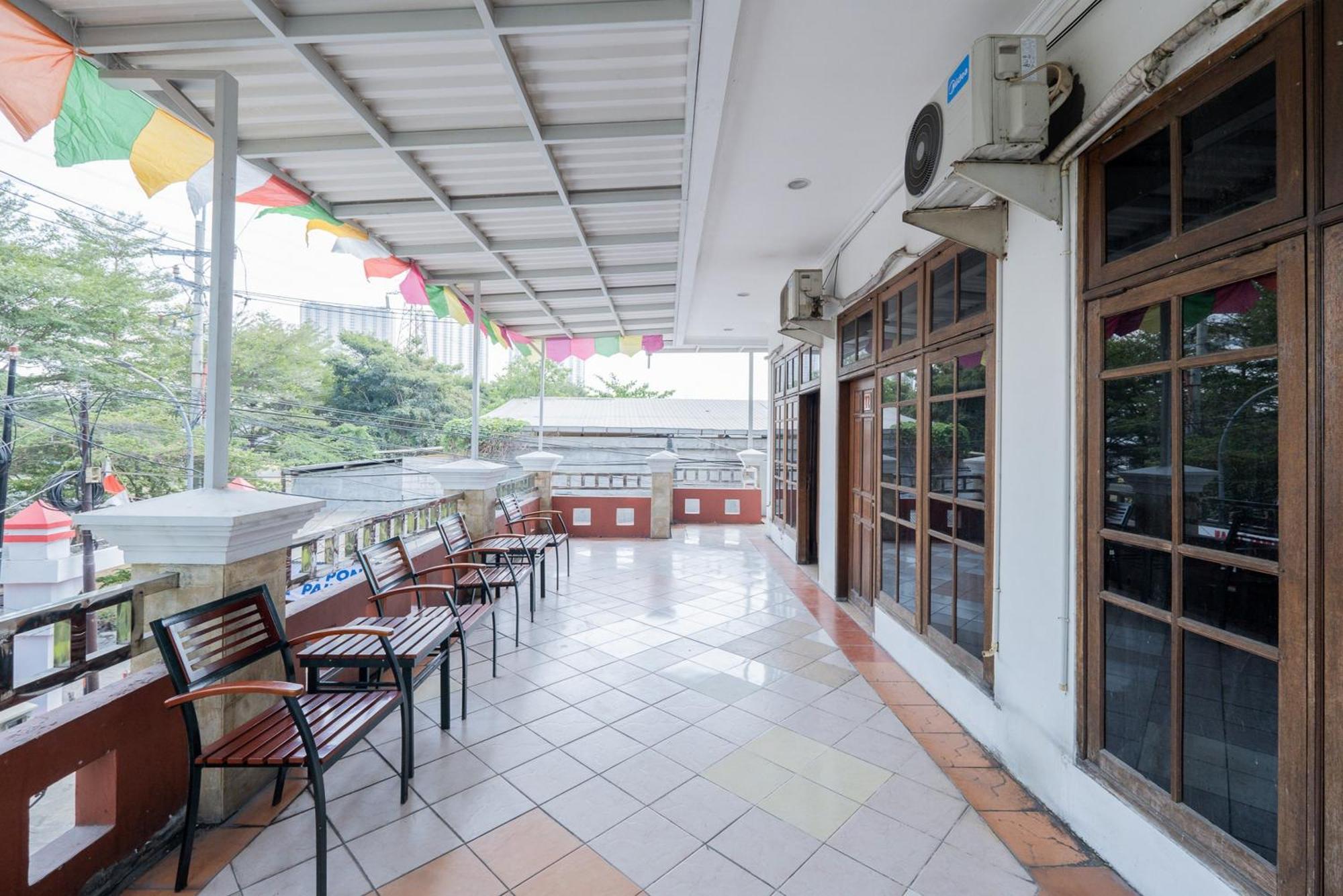 Reddoorz Plus @ Gunungsari Surabaya Kedurus Exteriér fotografie