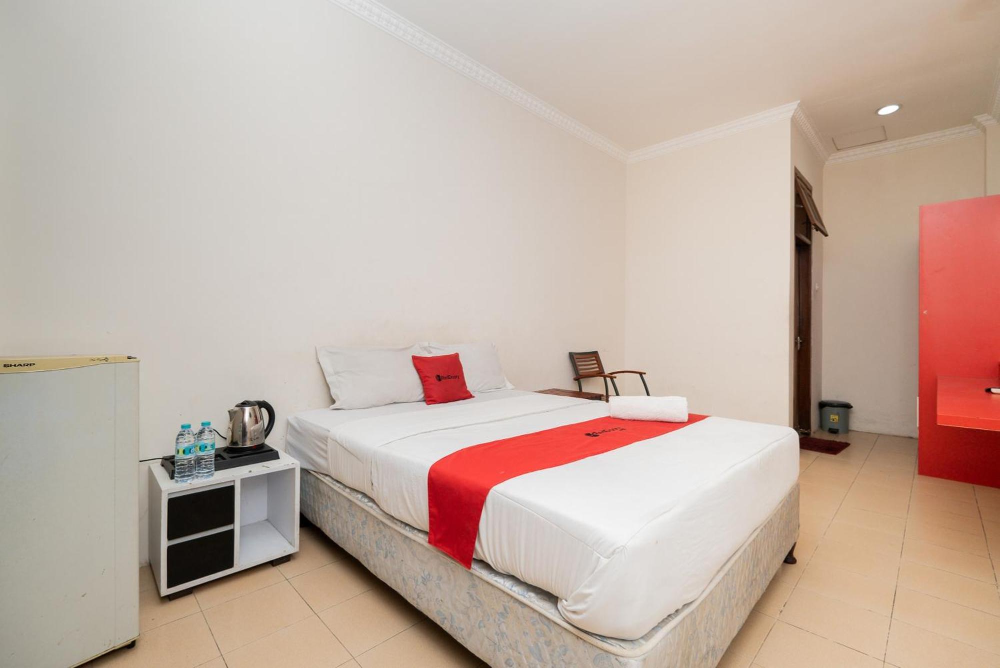 Reddoorz Plus @ Gunungsari Surabaya Kedurus Exteriér fotografie