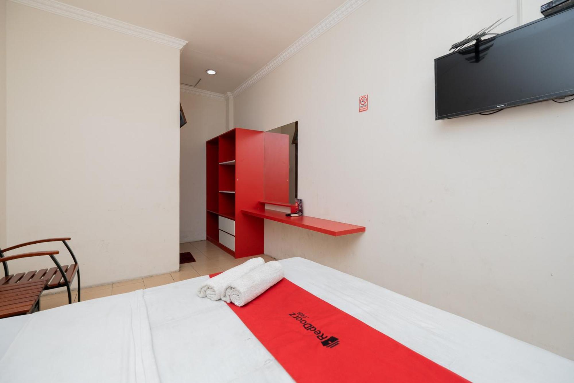 Reddoorz Plus @ Gunungsari Surabaya Kedurus Exteriér fotografie