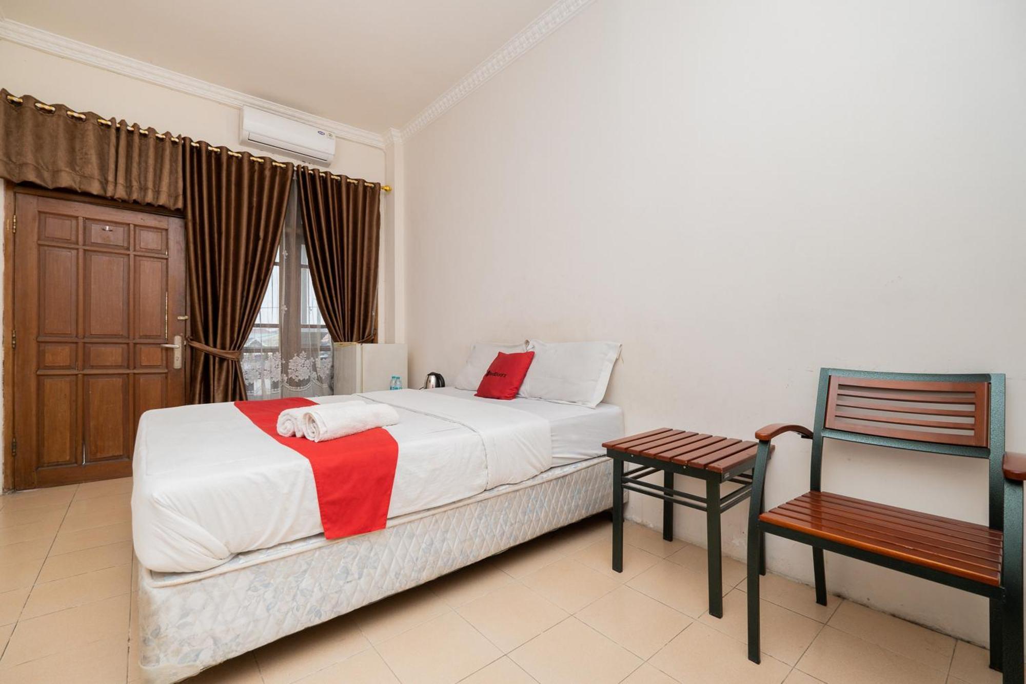 Reddoorz Plus @ Gunungsari Surabaya Kedurus Exteriér fotografie