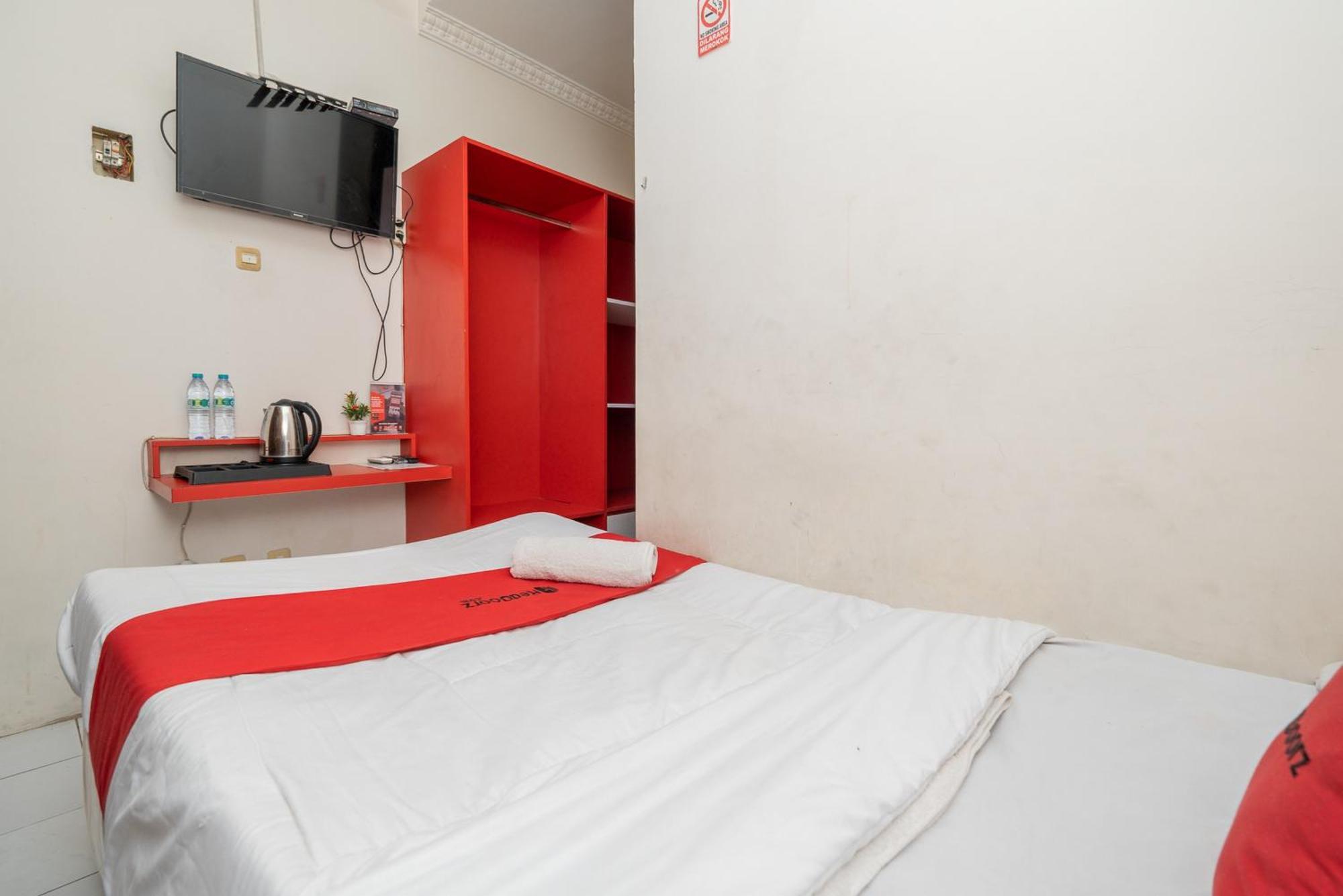 Reddoorz Plus @ Gunungsari Surabaya Kedurus Exteriér fotografie