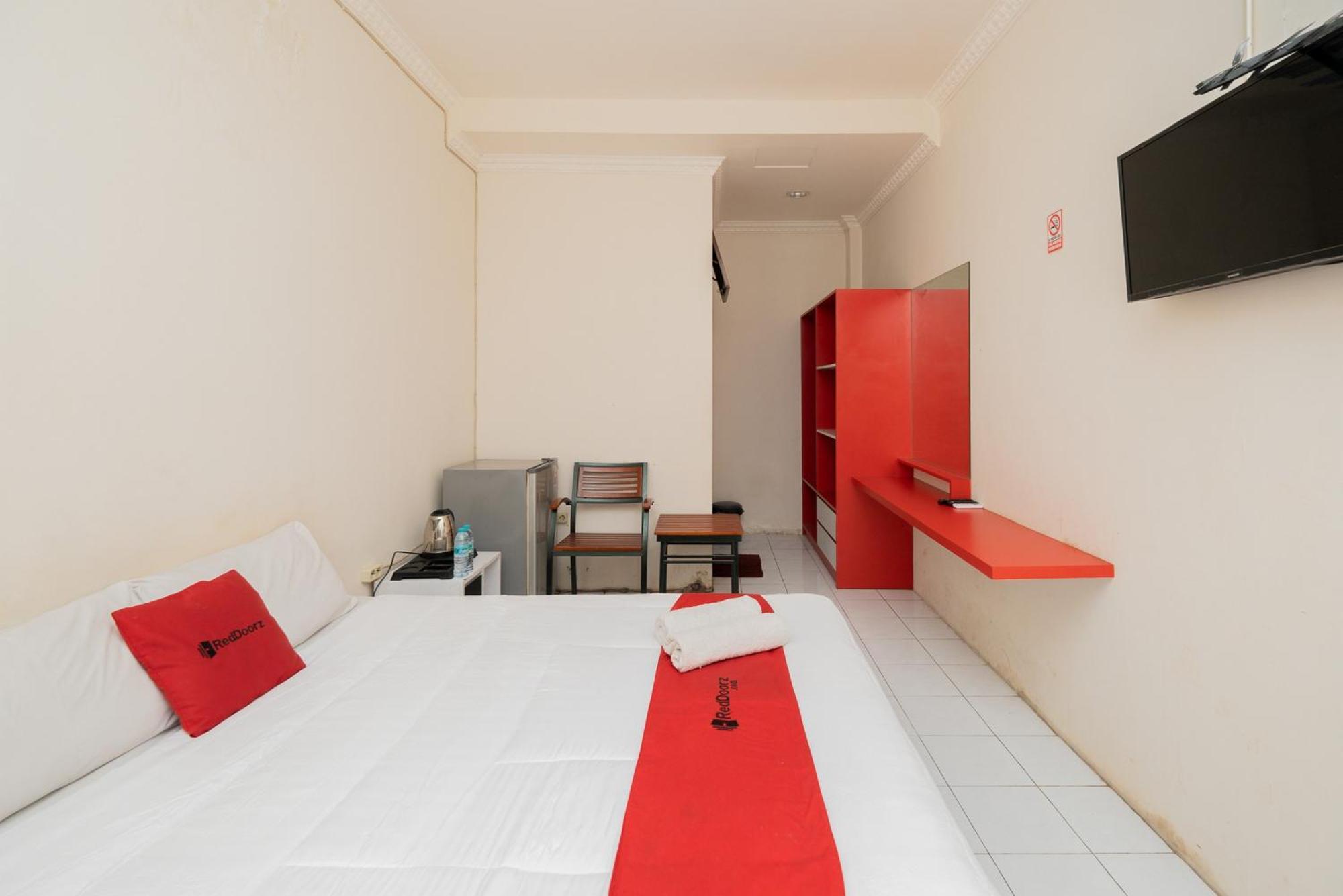 Reddoorz Plus @ Gunungsari Surabaya Kedurus Exteriér fotografie