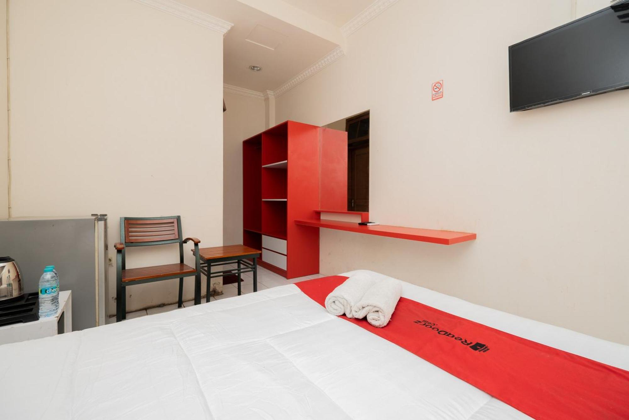 Reddoorz Plus @ Gunungsari Surabaya Kedurus Exteriér fotografie