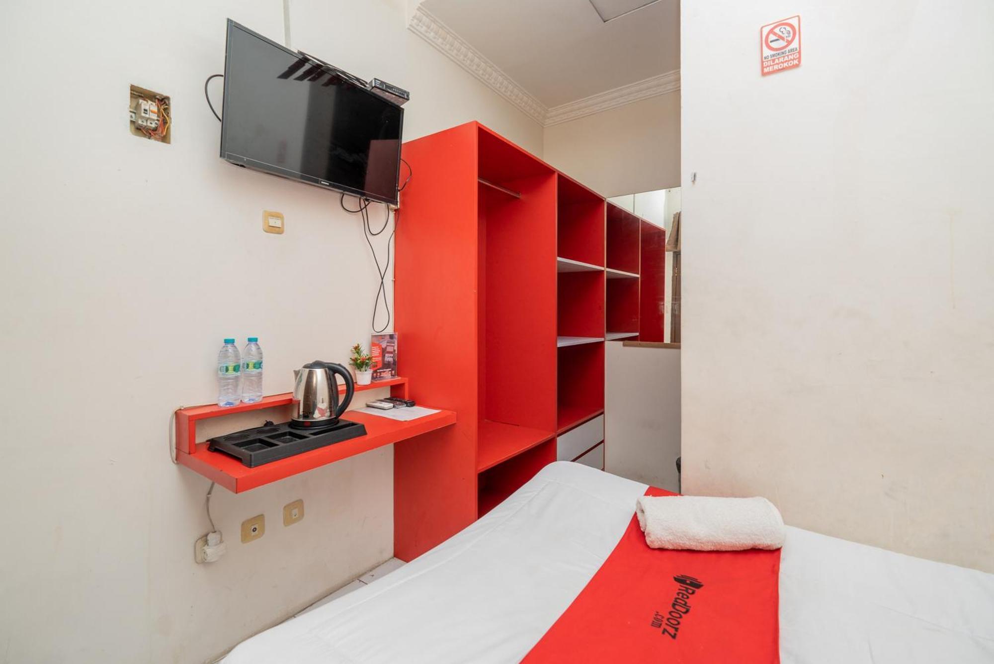 Reddoorz Plus @ Gunungsari Surabaya Kedurus Exteriér fotografie