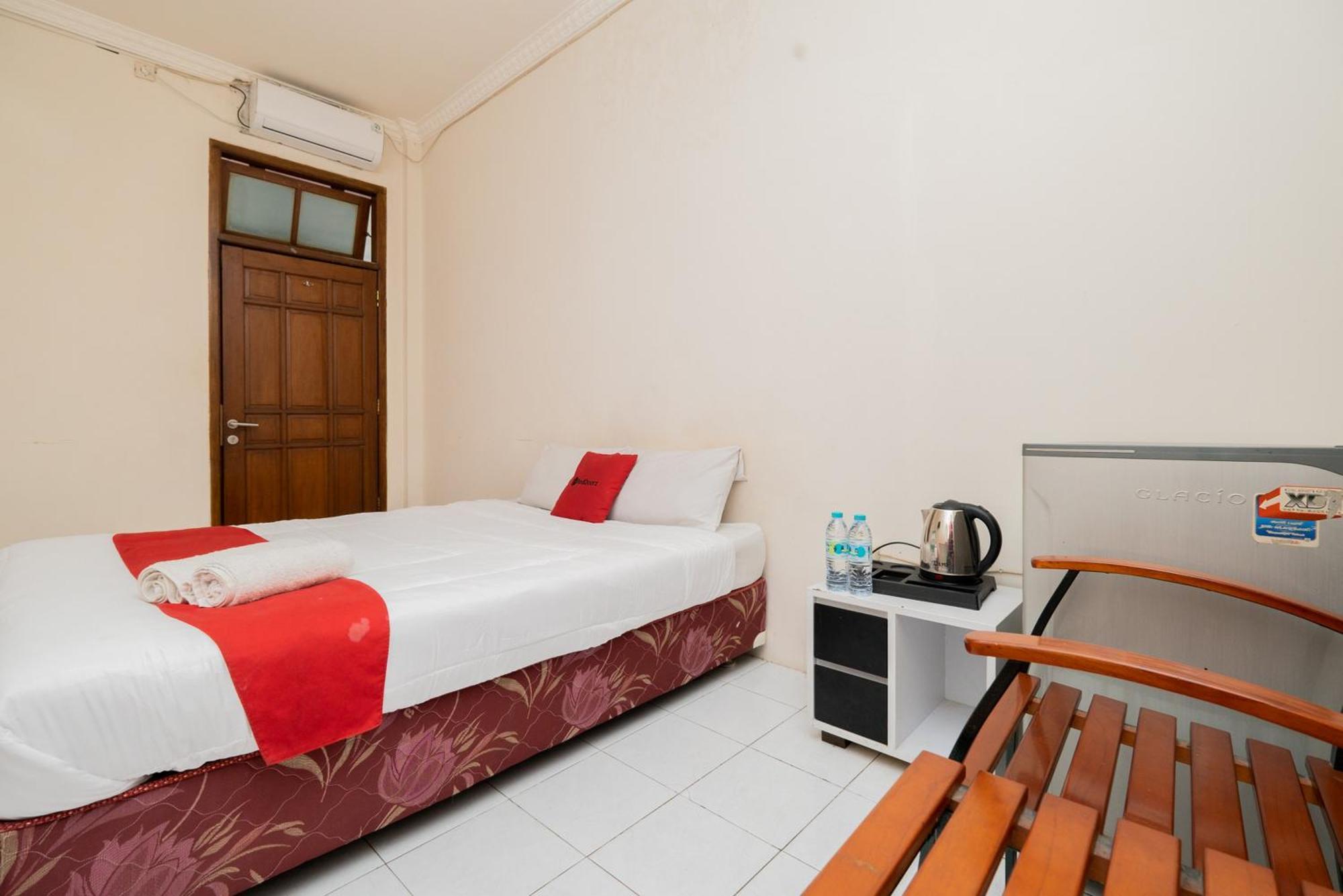 Reddoorz Plus @ Gunungsari Surabaya Kedurus Exteriér fotografie