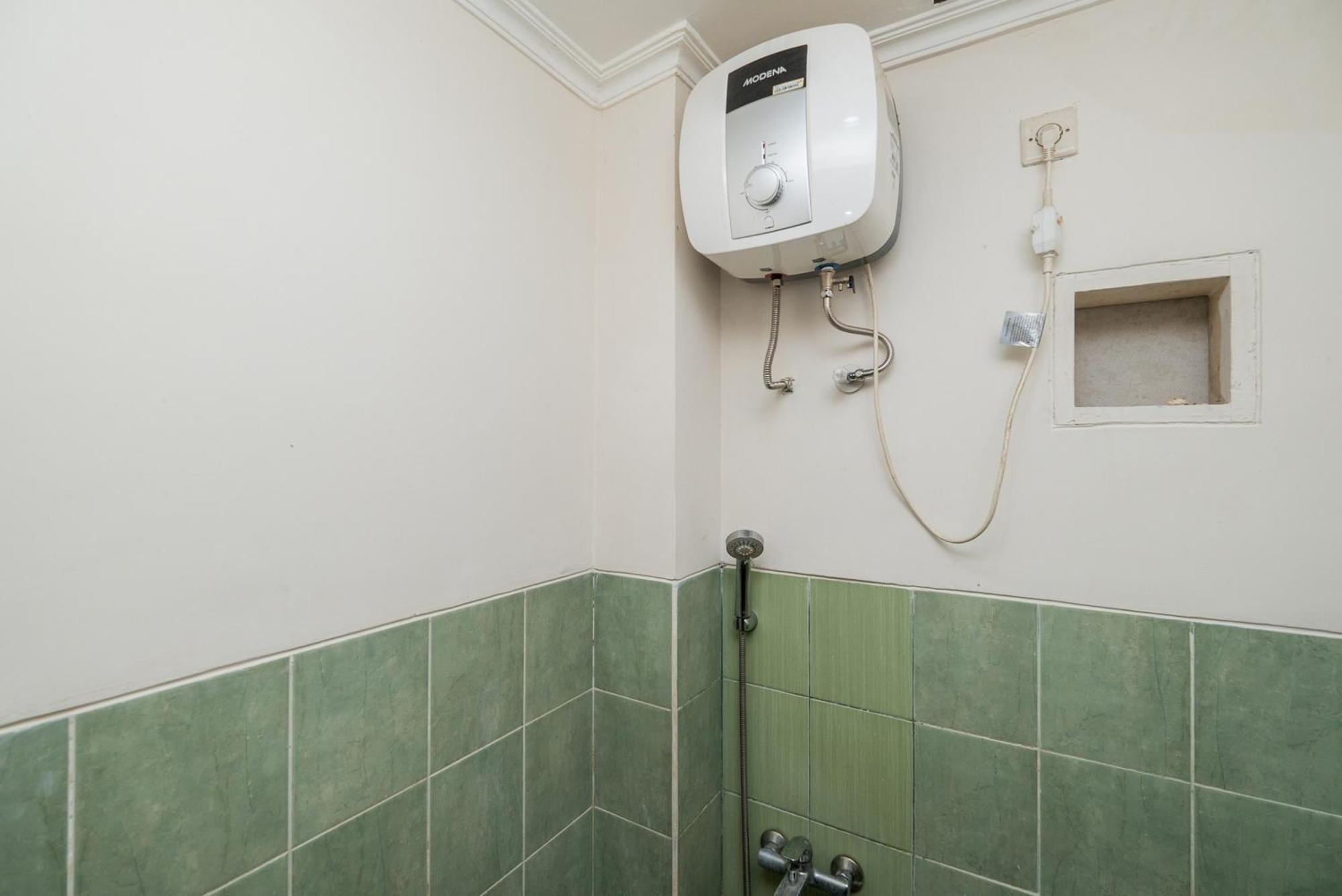 Reddoorz Plus @ Gunungsari Surabaya Kedurus Exteriér fotografie