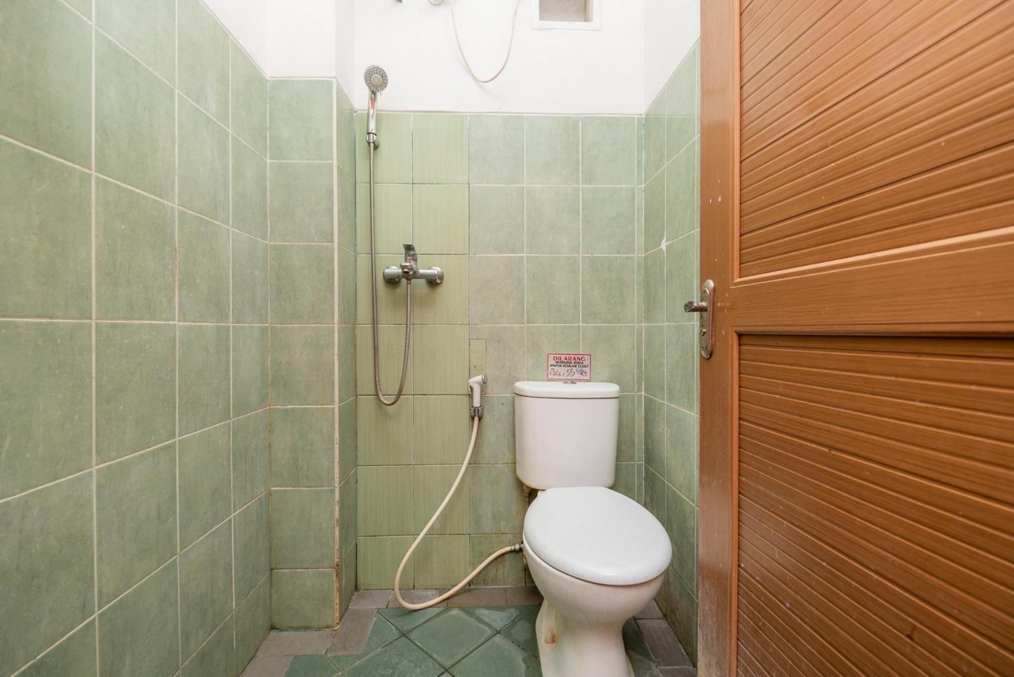 Reddoorz Plus @ Gunungsari Surabaya Kedurus Exteriér fotografie